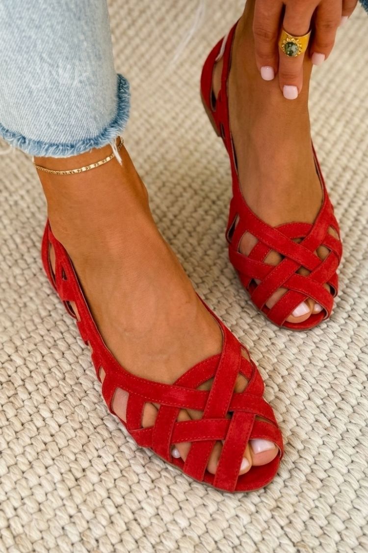 HINA | Flat sandals with open toes and woven material